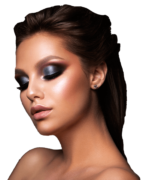 Persona maquillada en salon